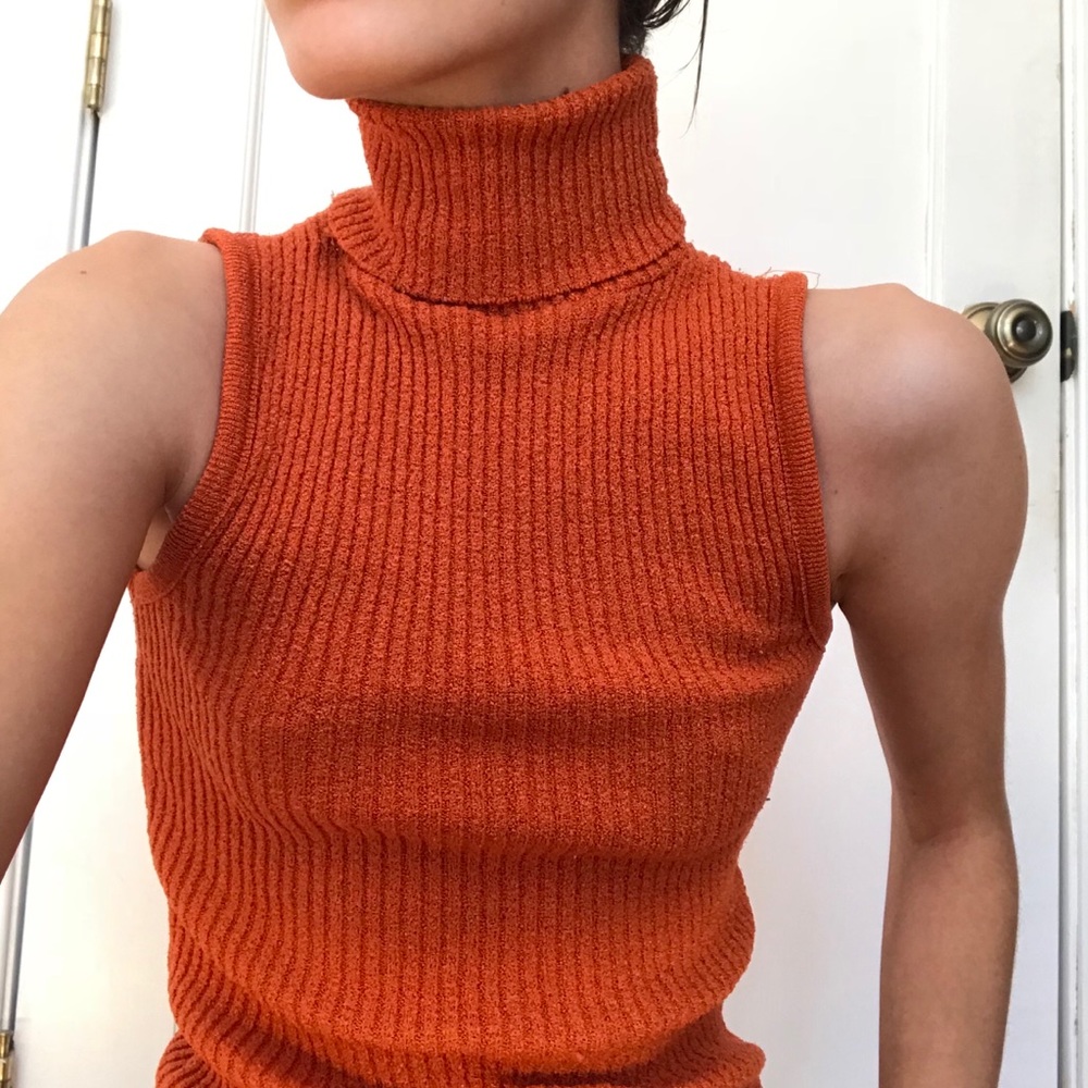 90s rust orange turtleneck tank 🍂🍁